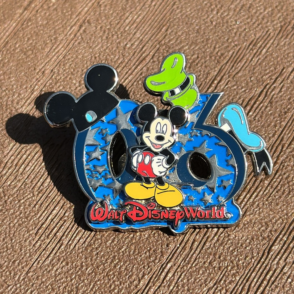 Disney Trading Pin WDW 2006 collection Mickey Mouse